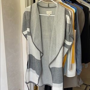 Hinge Stripe Cape NWT